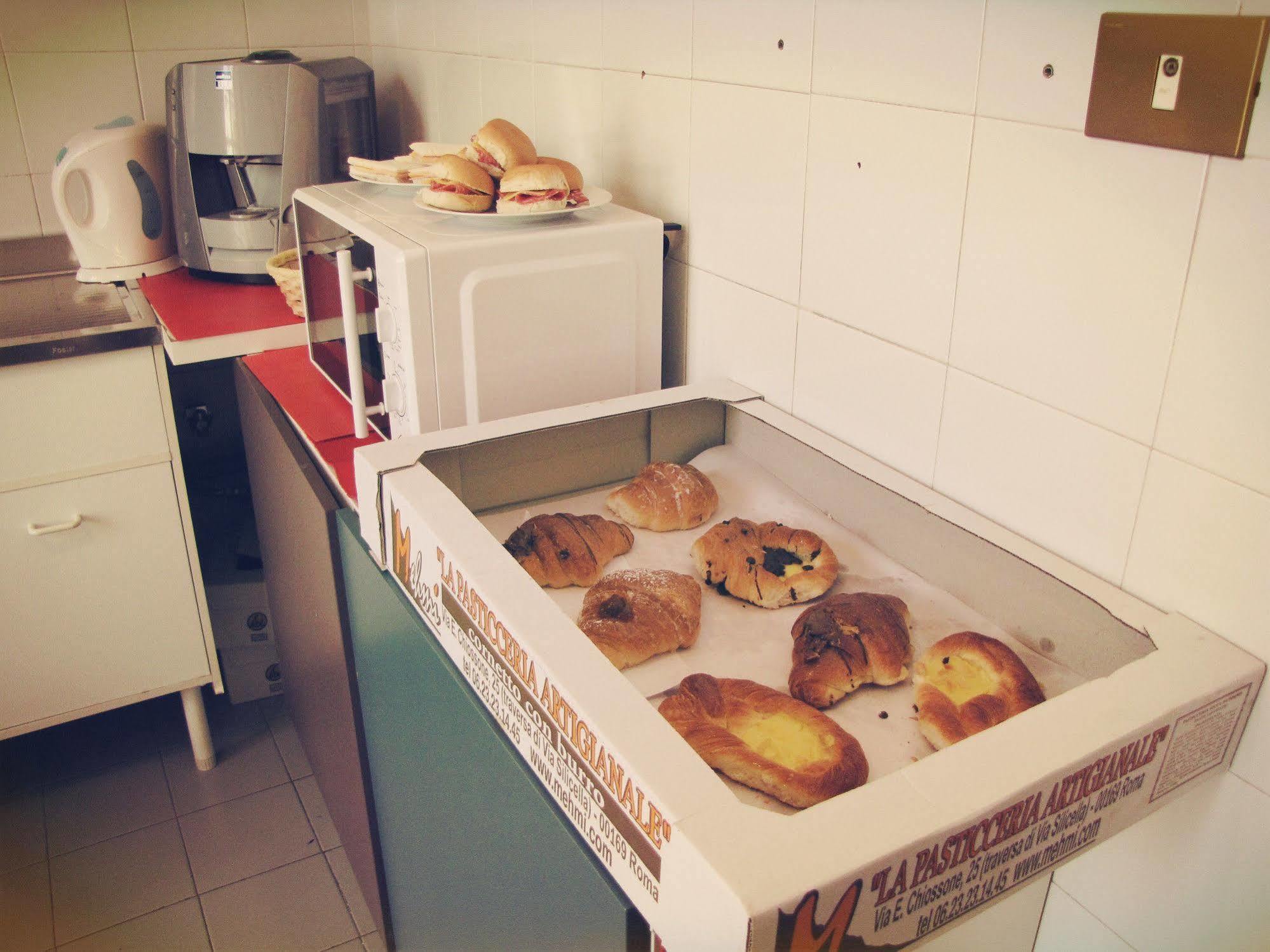 Bed and Breakfast Claudia House Roma Termini Exterior foto